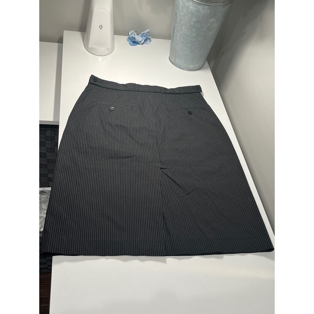 DKNY Pinstripe Pencil Skirt Black White Career Wear Size 4‎ RN 106730